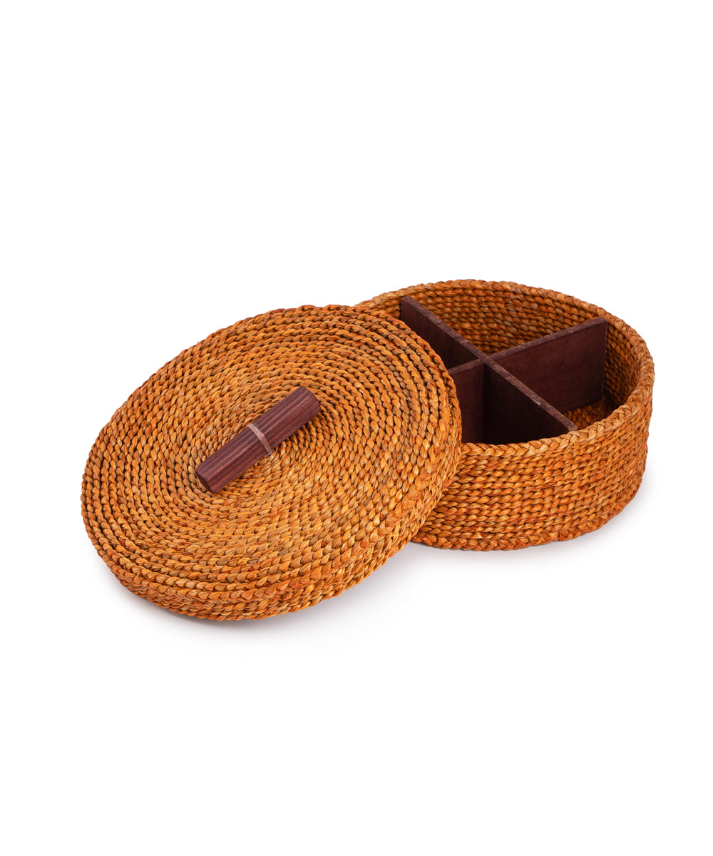 Handwoven hogla grass partition box with lid