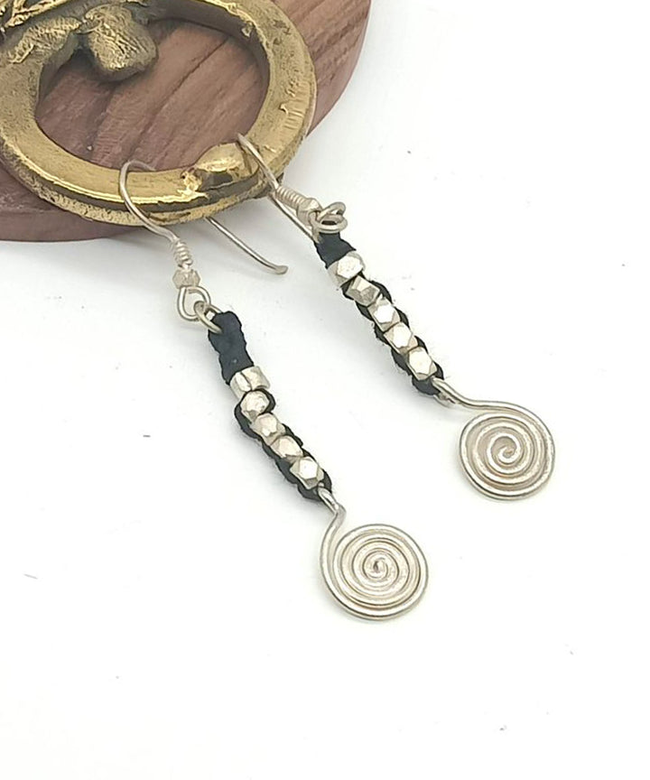 Offwhite handcrafted brass earring