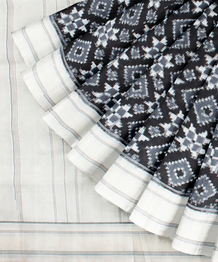 Black offwhite teliarumal cotton handwoven pochampally ikat saree