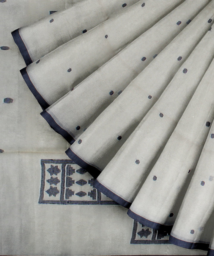 White off white handwoven cotton jamdani saree