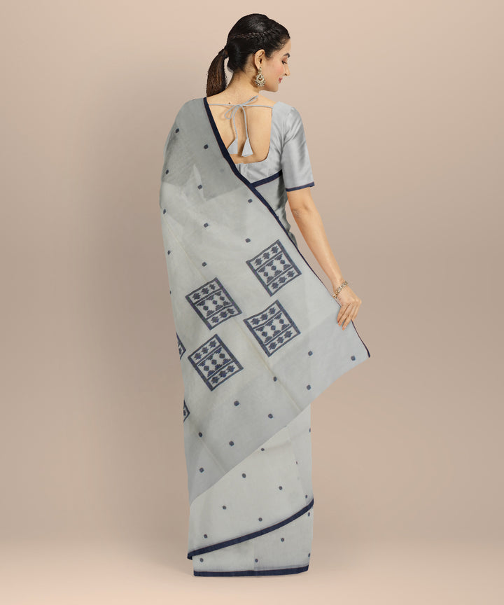 White off white handwoven cotton jamdani saree