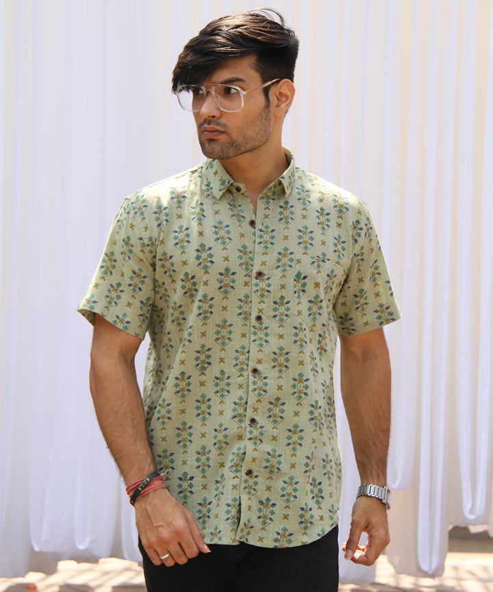 Off white butti handblock printed cotton half sleeves shirt