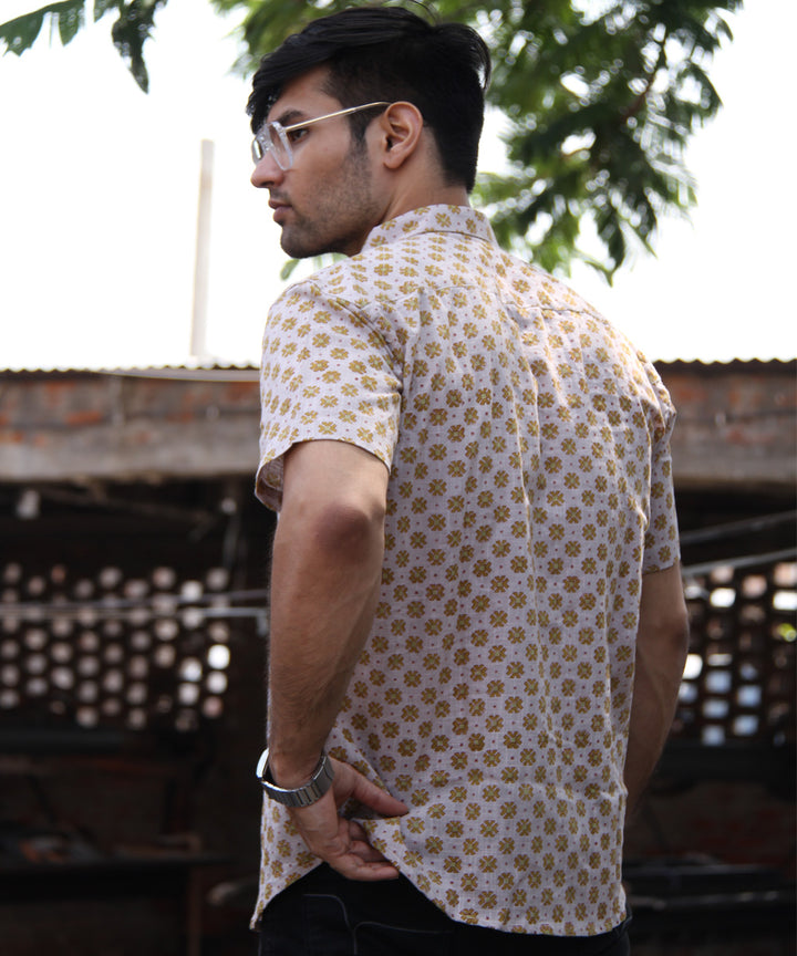 Offwhite butti diamond handblock printed cotton half sleeves shirt