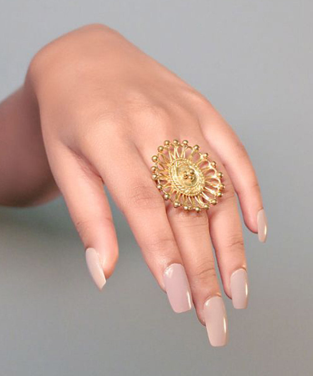 Yellow dhokra handcrafted round brass ring