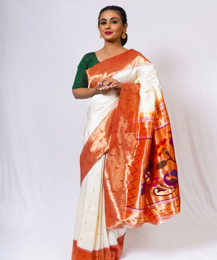 Offwhite muniya border silk handloom paithani saree