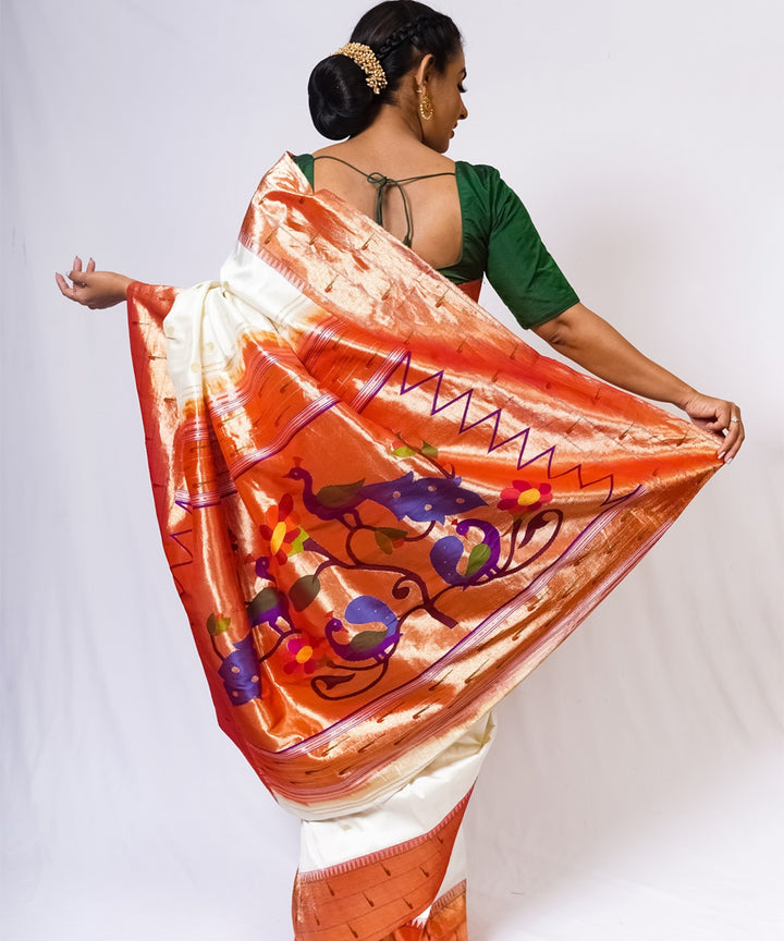 Offwhite muniya border silk handloom paithani saree