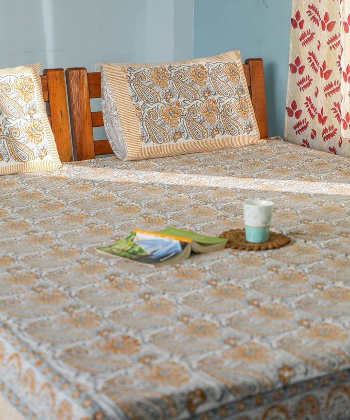 White multicolour block print sanganeri cotton double bed bedsheet