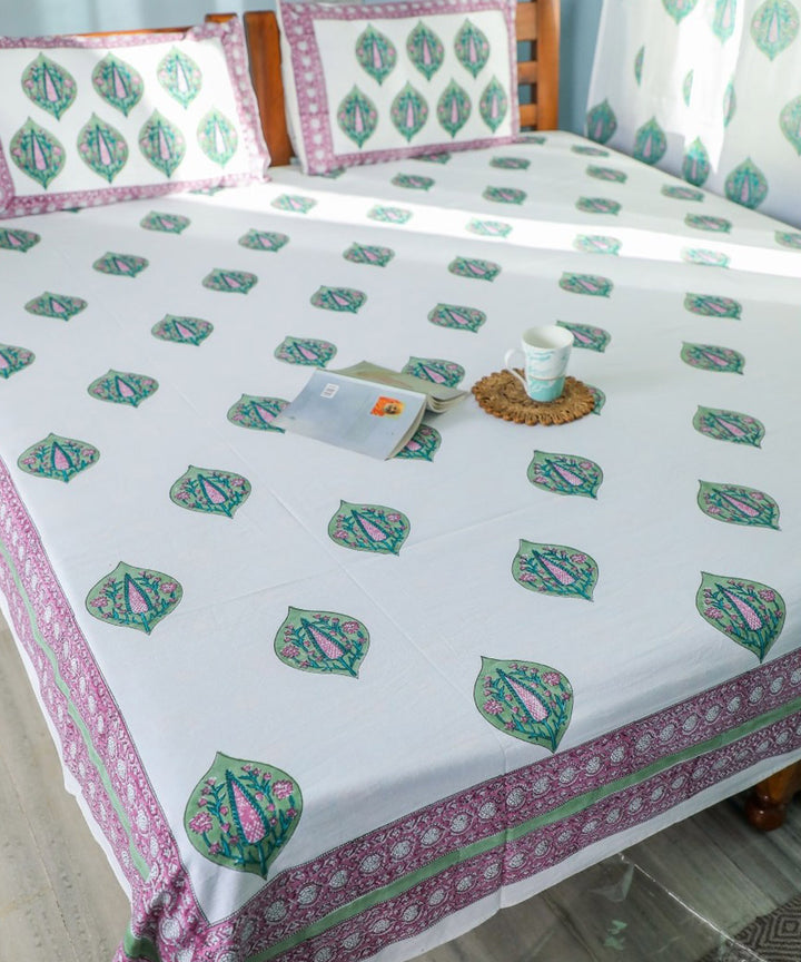 White green block cotton printed sanganeri double bed bedsheet
