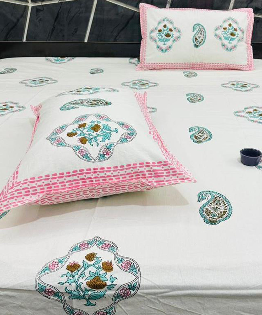 Pink white sanganeri block print cotton king size bedsheet