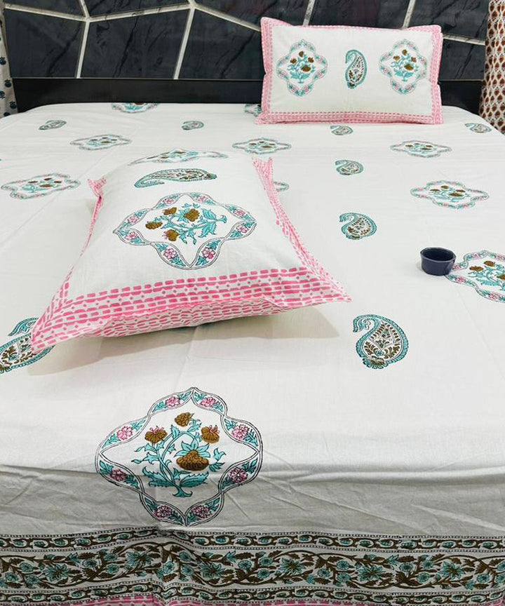Pink white sanganeri block print cotton king size bedsheet