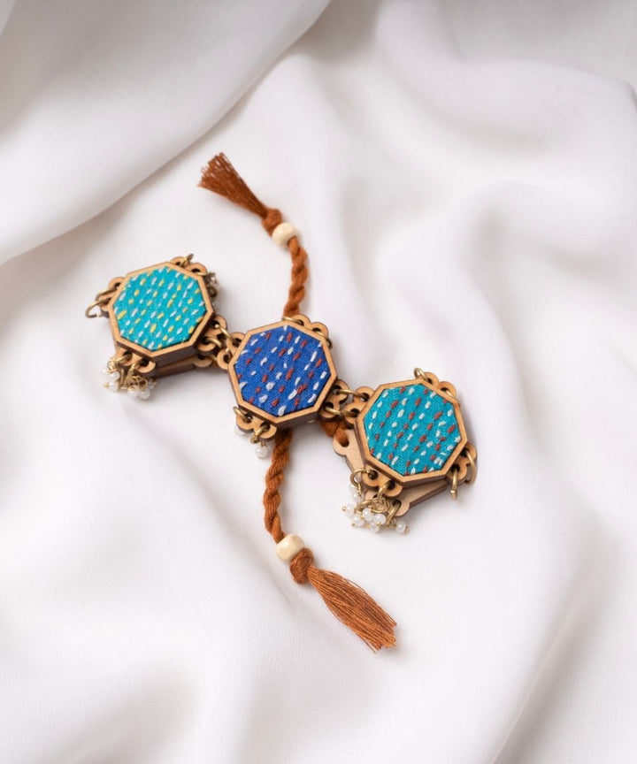Multicolour kantha repurposed silk fabric and wood beads bracelet