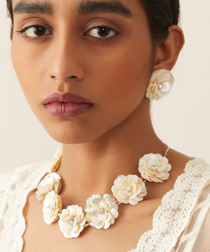 Sea secrets grey floral handcrafted mother of pearl necklace