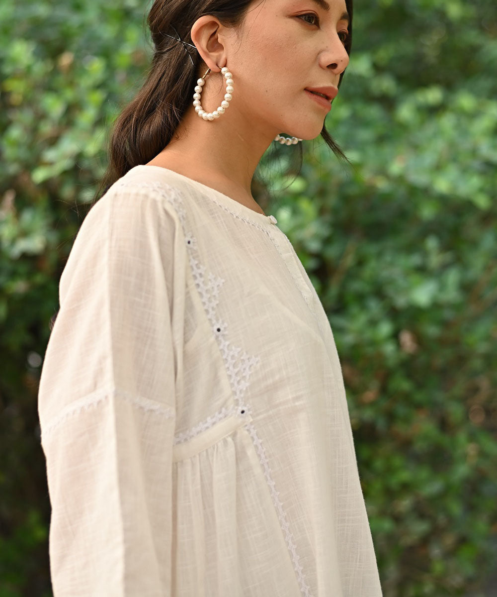 White hand embroidered cotton round neck kurta