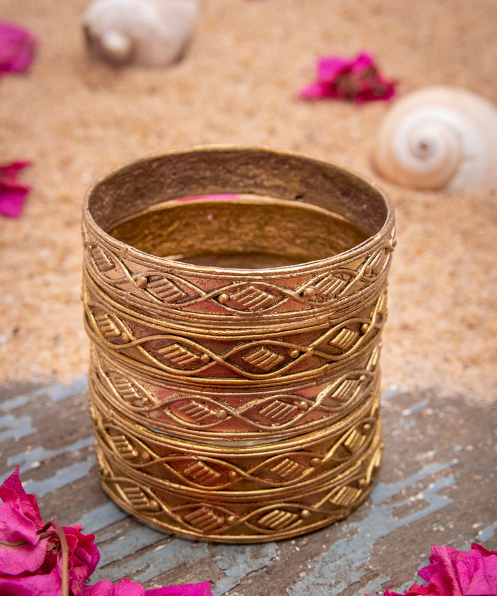 Golden geometric dhokra brass single bangle (Size-2.4)