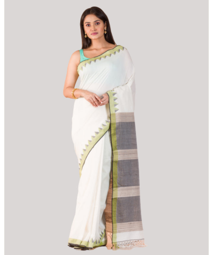 White grey handwoven bengal cotton saree