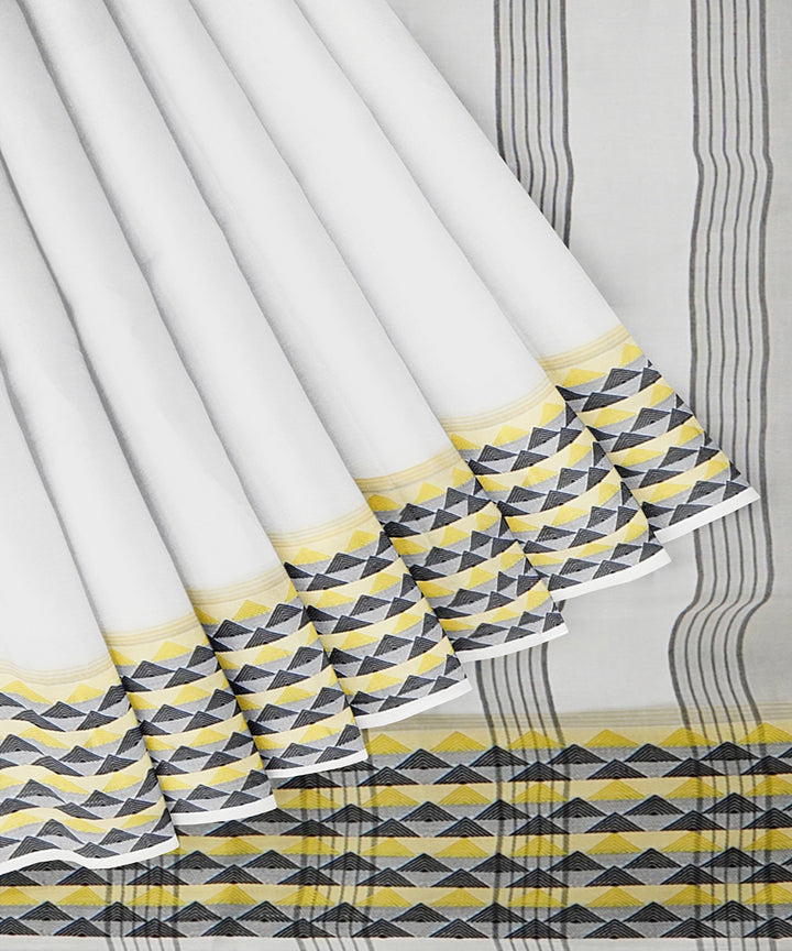 Tantuja white handloom tangail cotton sari