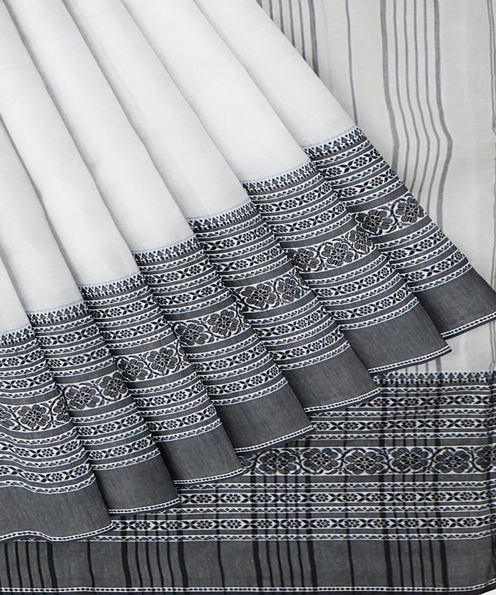 Tantuja white dark grey handwoven tangail cotton sari