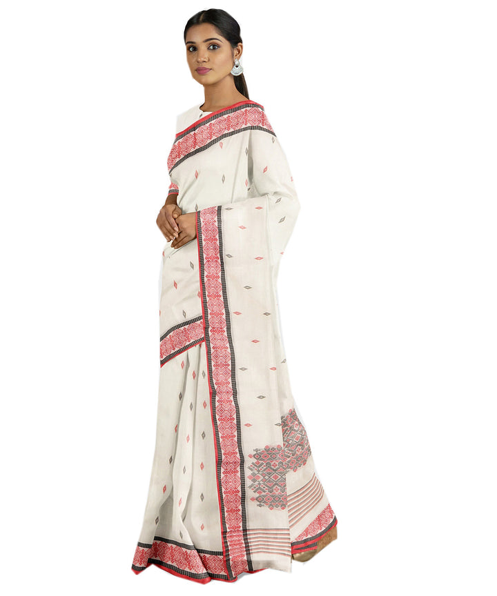 Tantuja off white handwoven shantipuri cotton sari