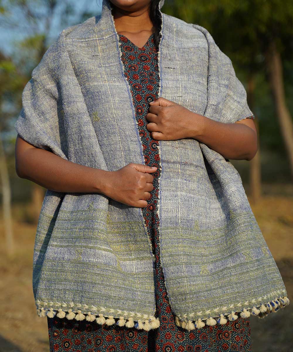 Indigo white handspun handloom woolen stole