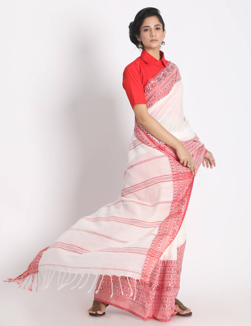 White red begampuri handspun handwoven cotton saree
