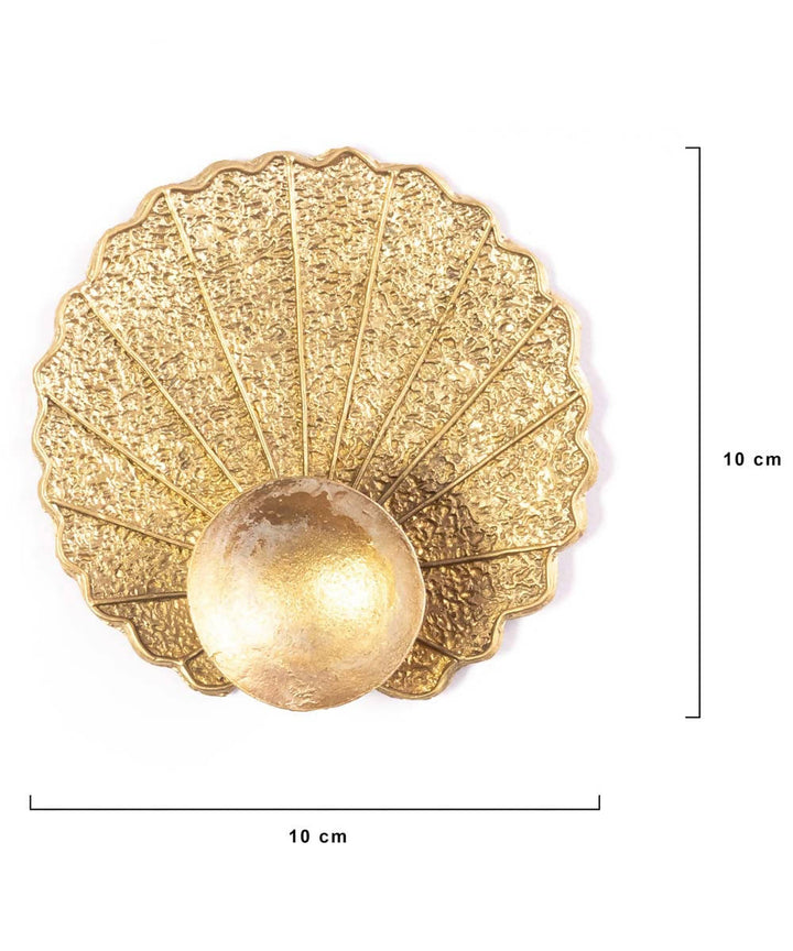 Dhokra brass handcrafted lotus leaf candle stand