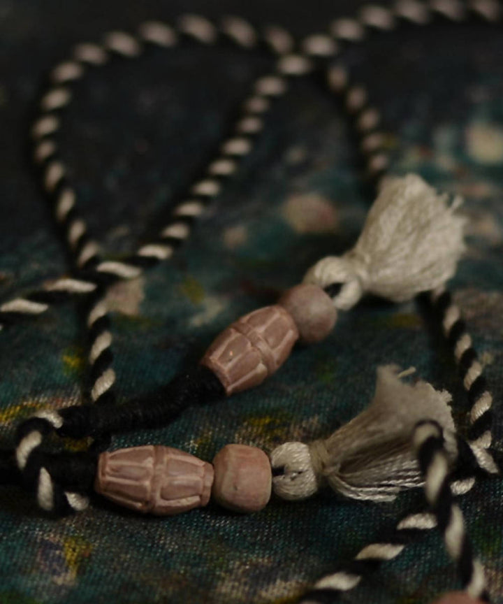 Hand carved leaves tara stone choker necklace