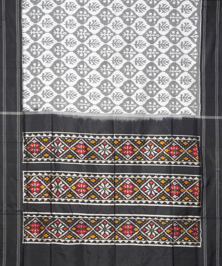 Offwhite black pochampally ikat handloom silk saree