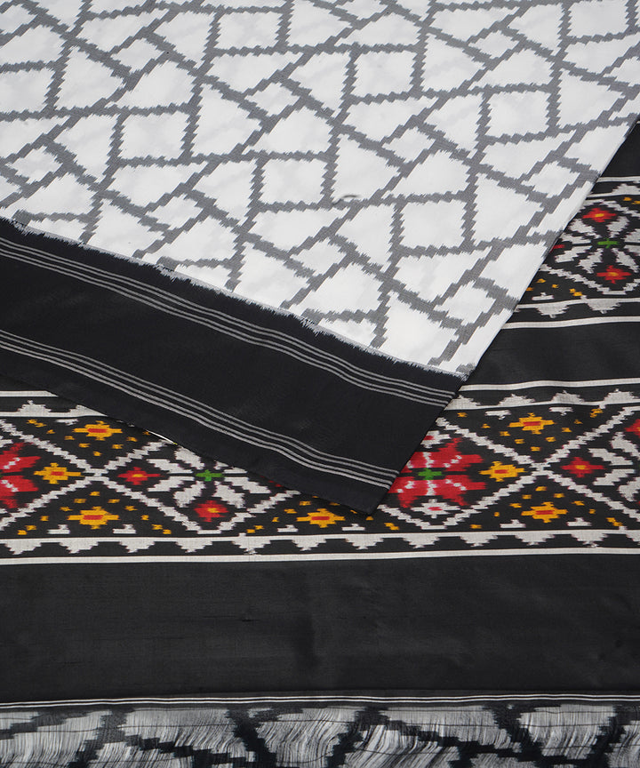 Offwhite black pochampally ikat silk handloom saree