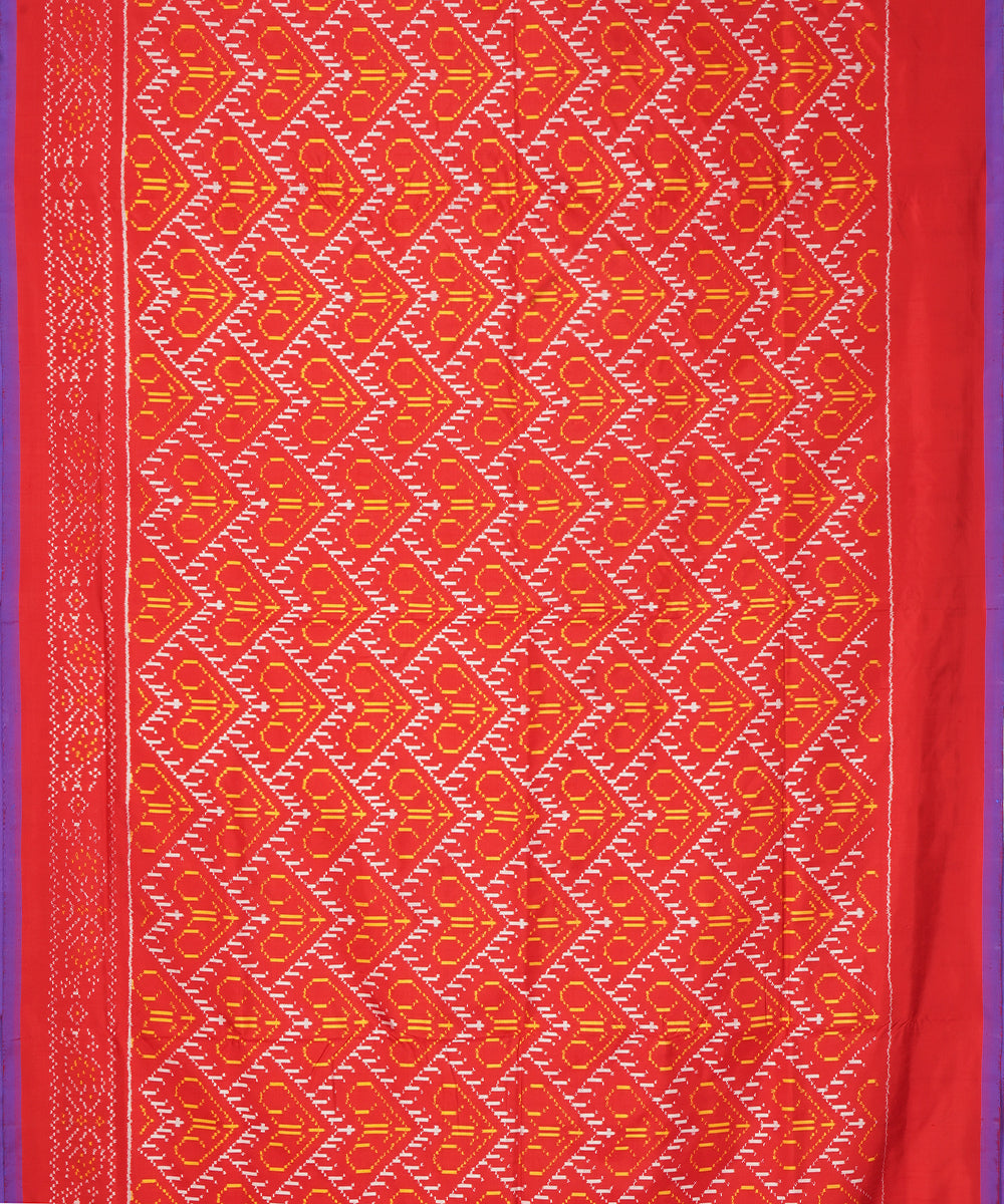 Red offwhite pochampally ikat handloom silk saree