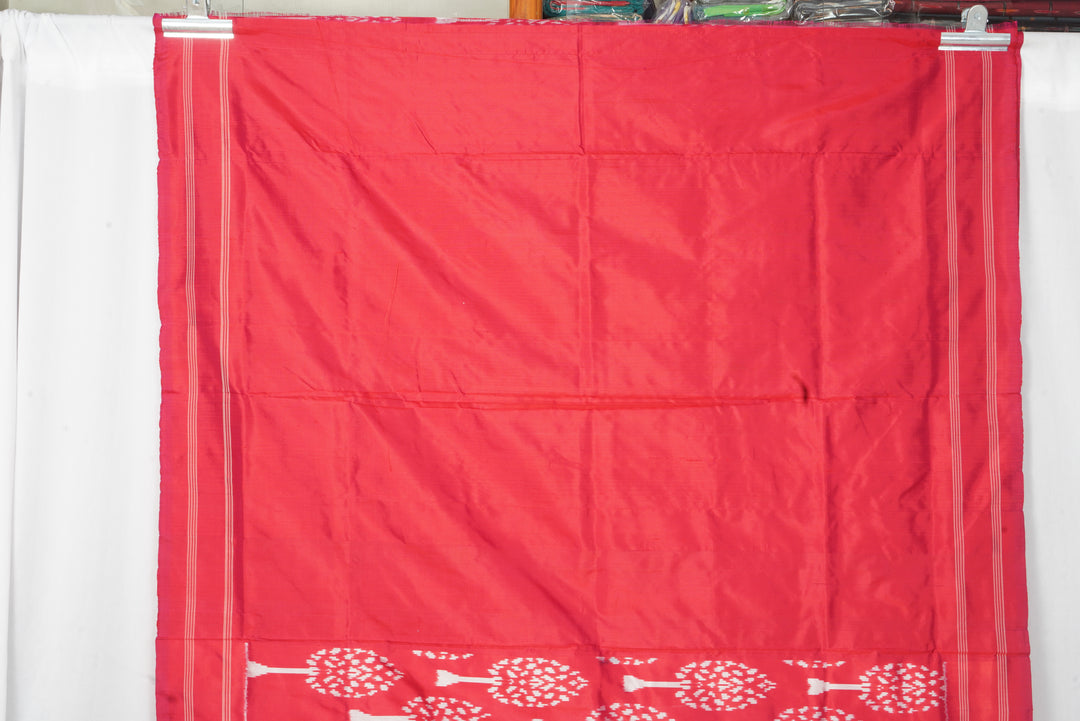 Red offwhite pochampally handloom ikat silk saree