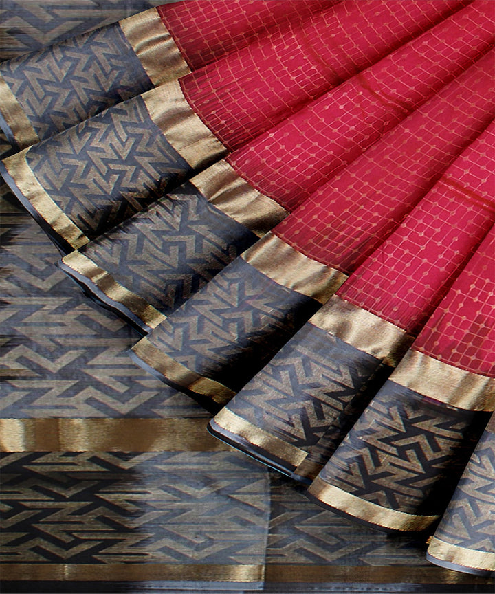 Pink small butti grey black pallu silk handloom karnataka saree