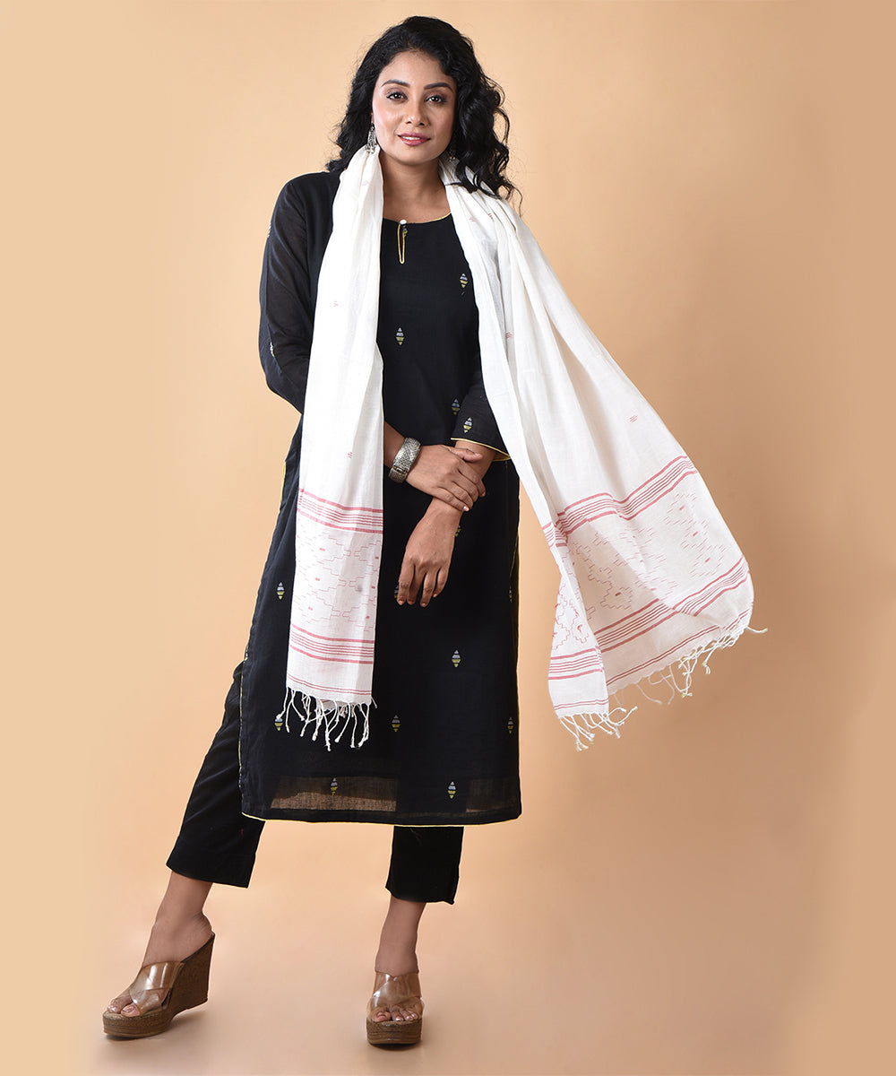 White maroon cotton handloom jamdani stole