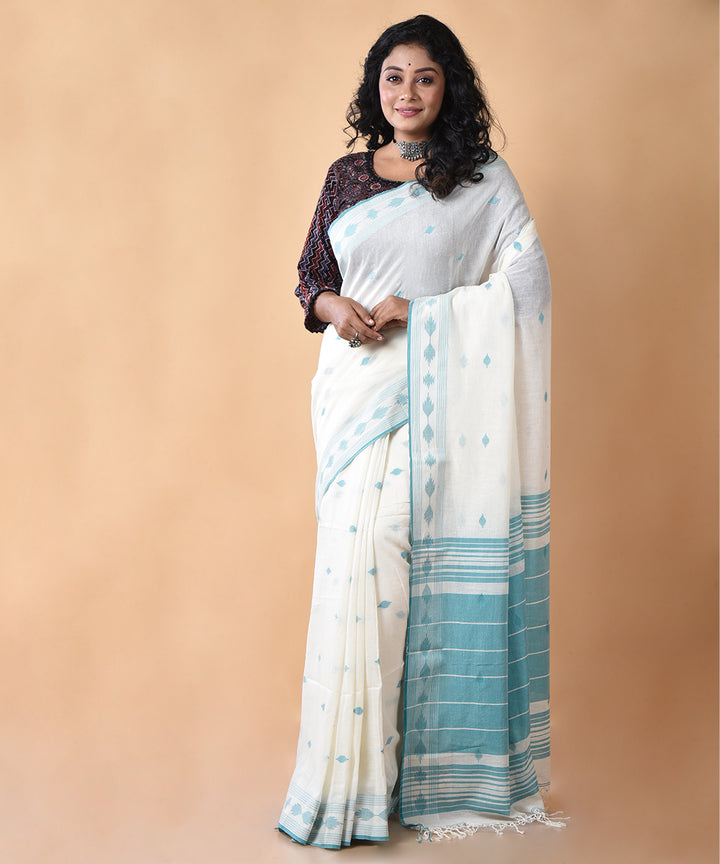White blue cotton handwoven jamdani saree