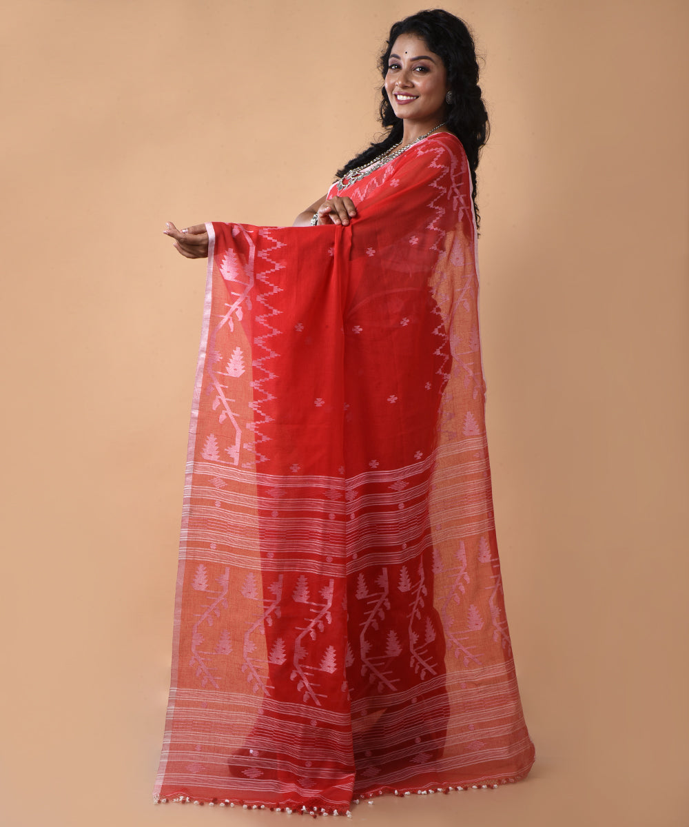 Red cotton handwoven jamdani saree