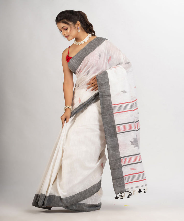 White grey handwoven cotton bengal saree