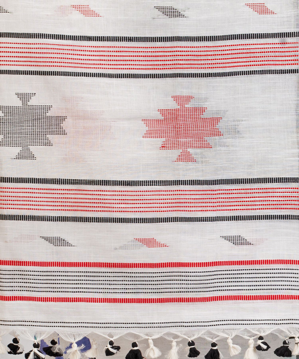 White grey handwoven cotton bengal saree