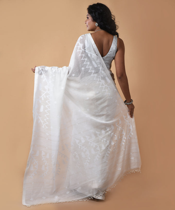Offwhite cotton handloom jamdani saree