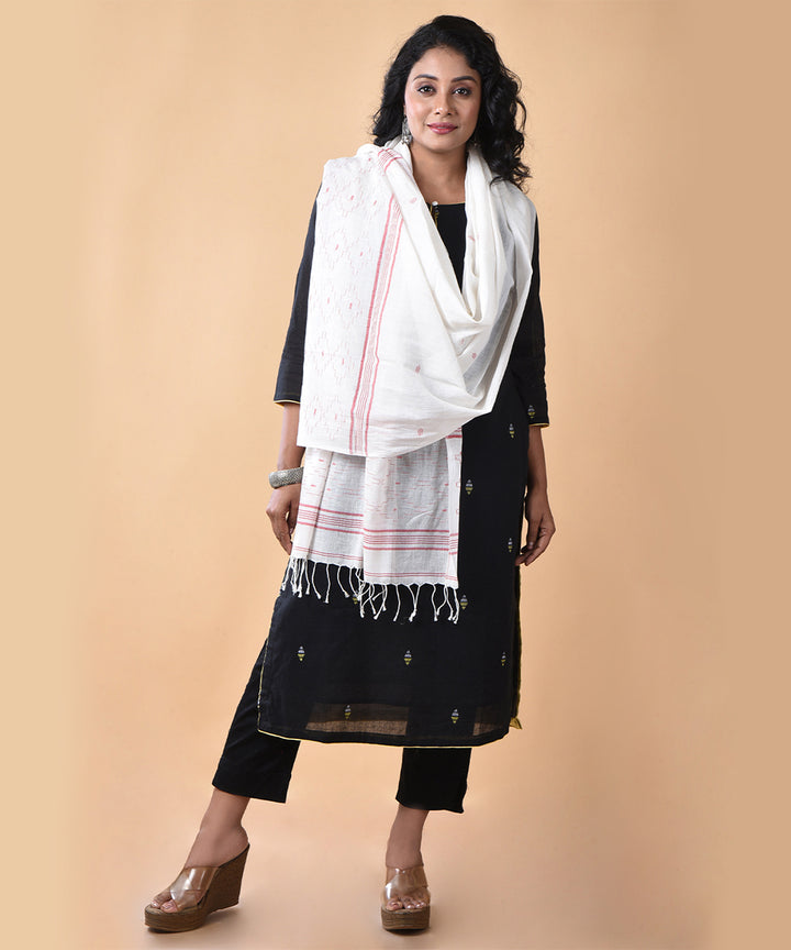 White maroon cotton handloom jamdani stole