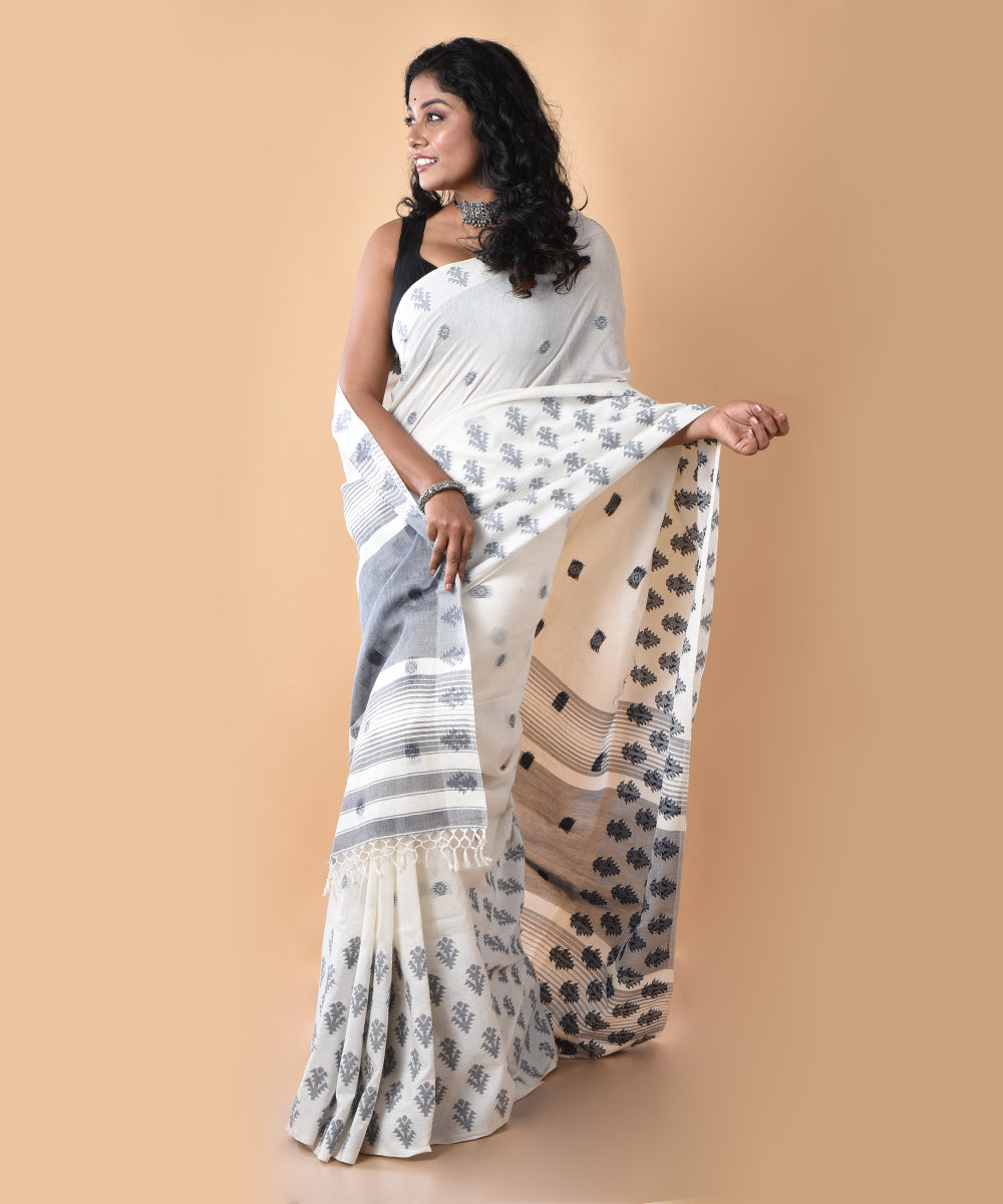 White blue cotton handloom jamdani saree