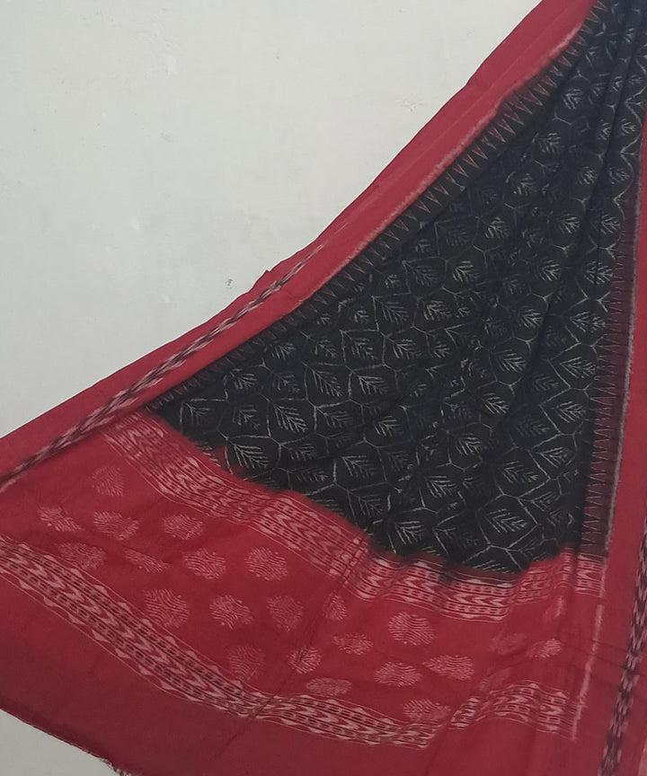 Black maroon single ikat handloom cotton sambalpuridupatta