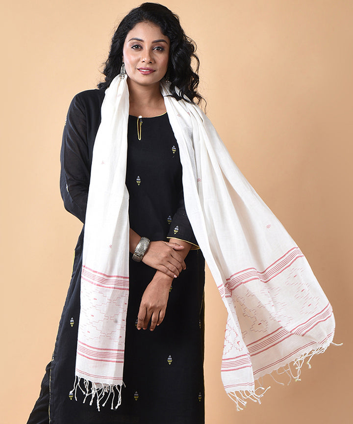 White maroon cotton handloom jamdani stole