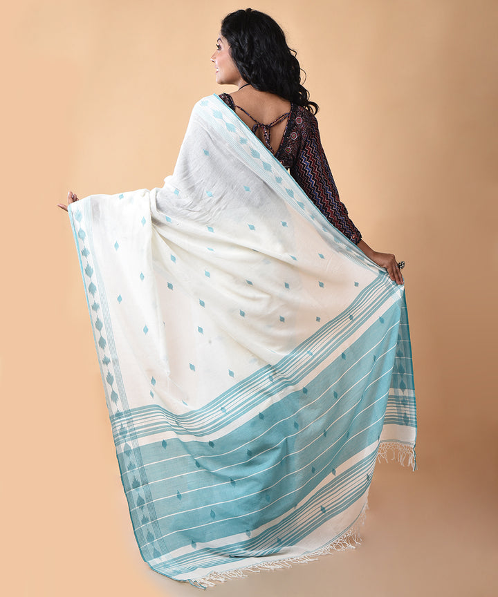 White blue cotton handwoven jamdani saree