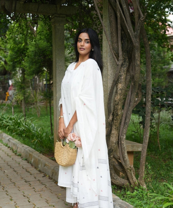 Handloom white cotton heart shape jamdani kurta set with dupatta