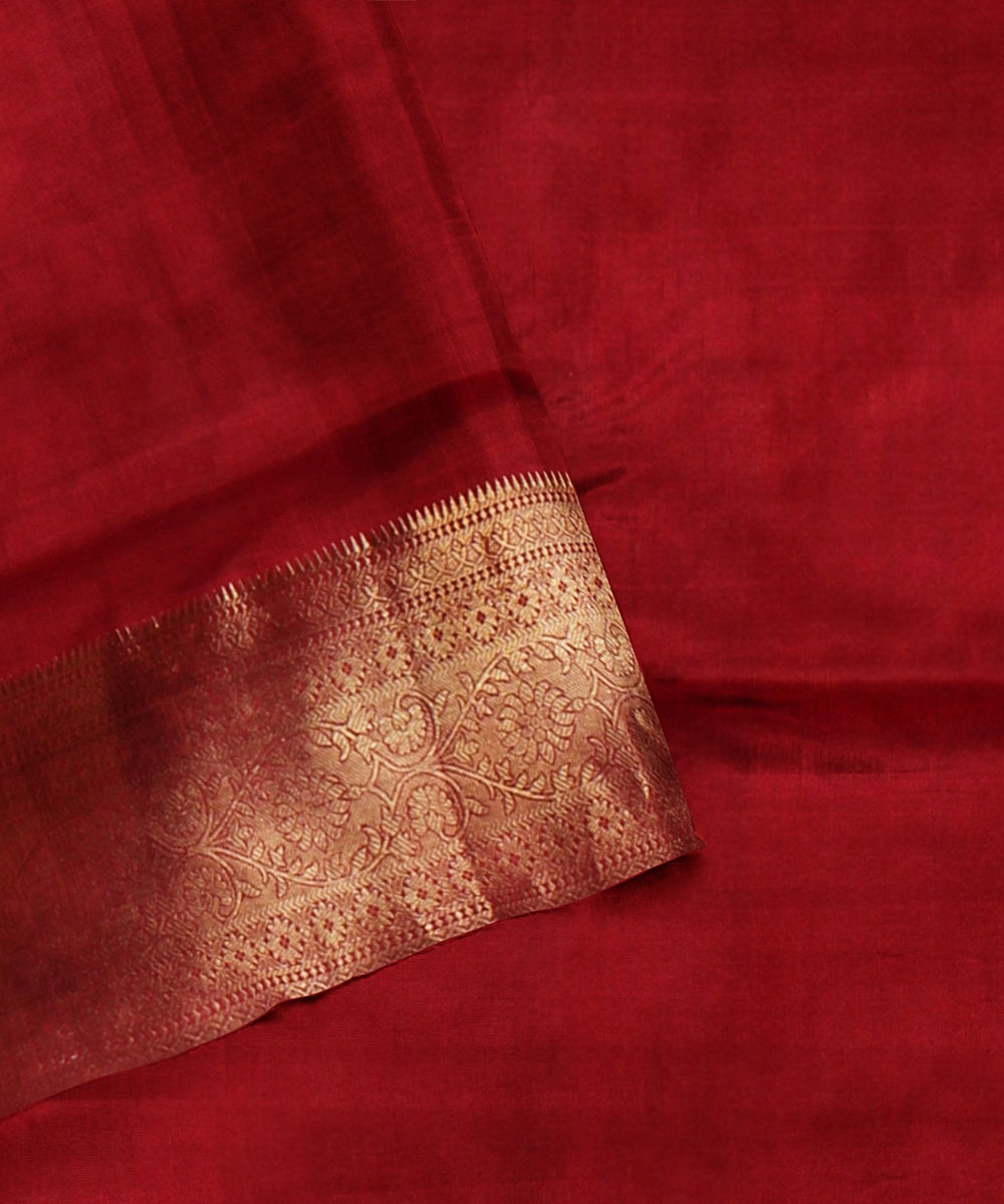 Dark green red handwoven karnataka silk saree