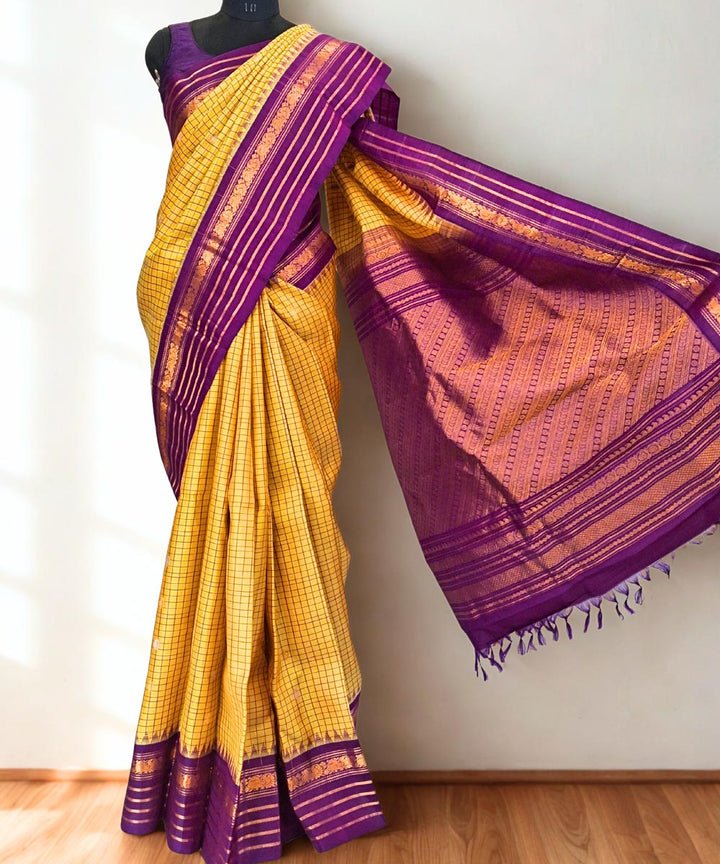 Cream gadwal silk handloom checks saree