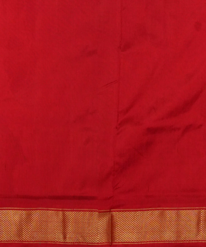 White red pochampally silk handloom saree