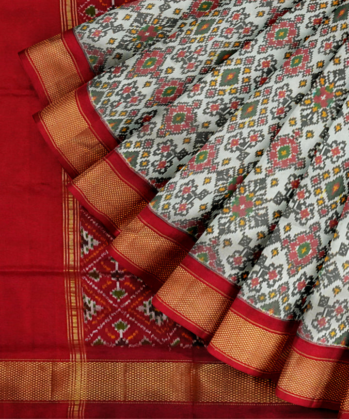 White red pochampally silk handloom saree