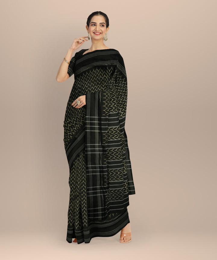 Black white handloom pochampally ikat silk saree