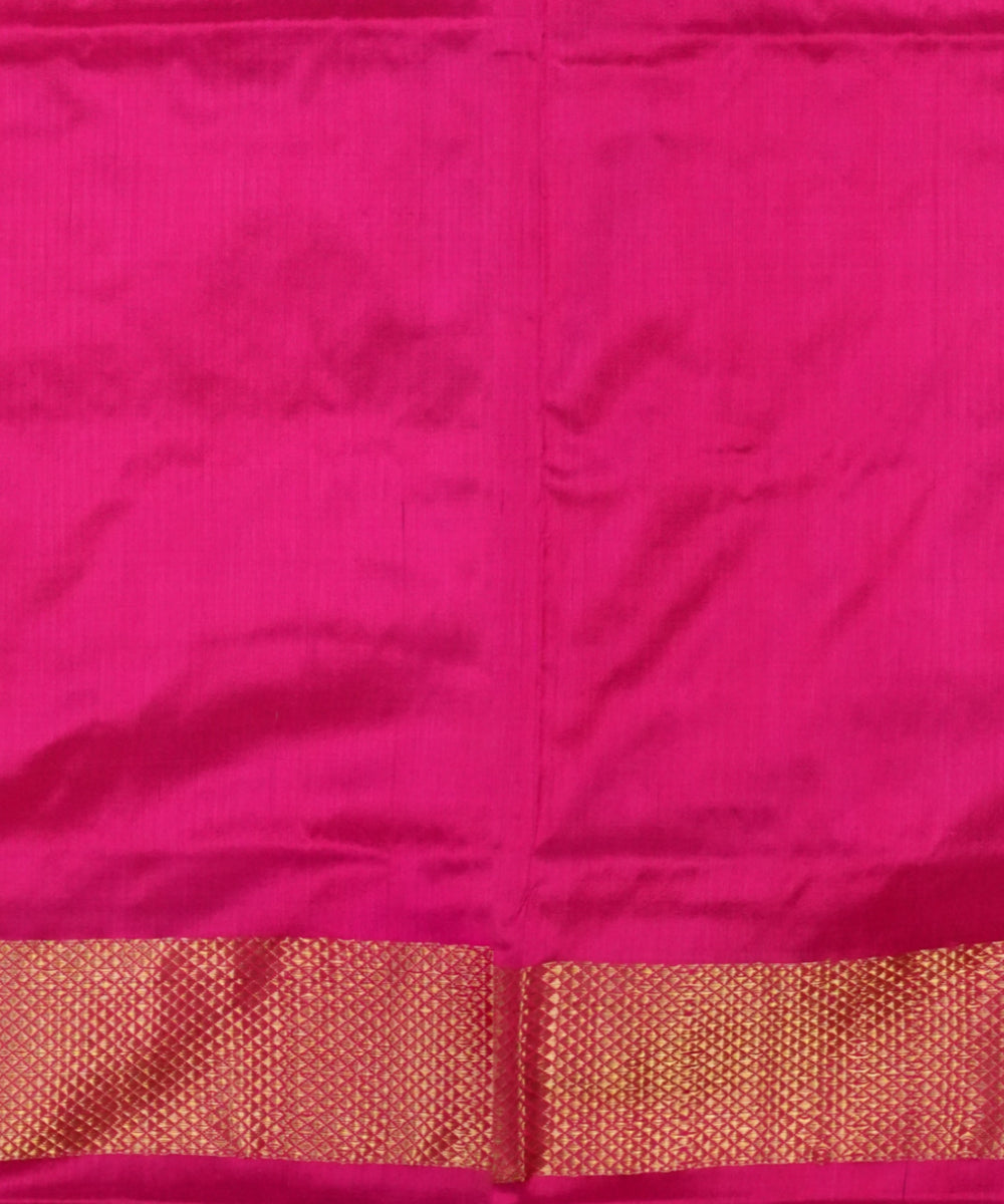 White majenta handloom pochampally ikat silk saree