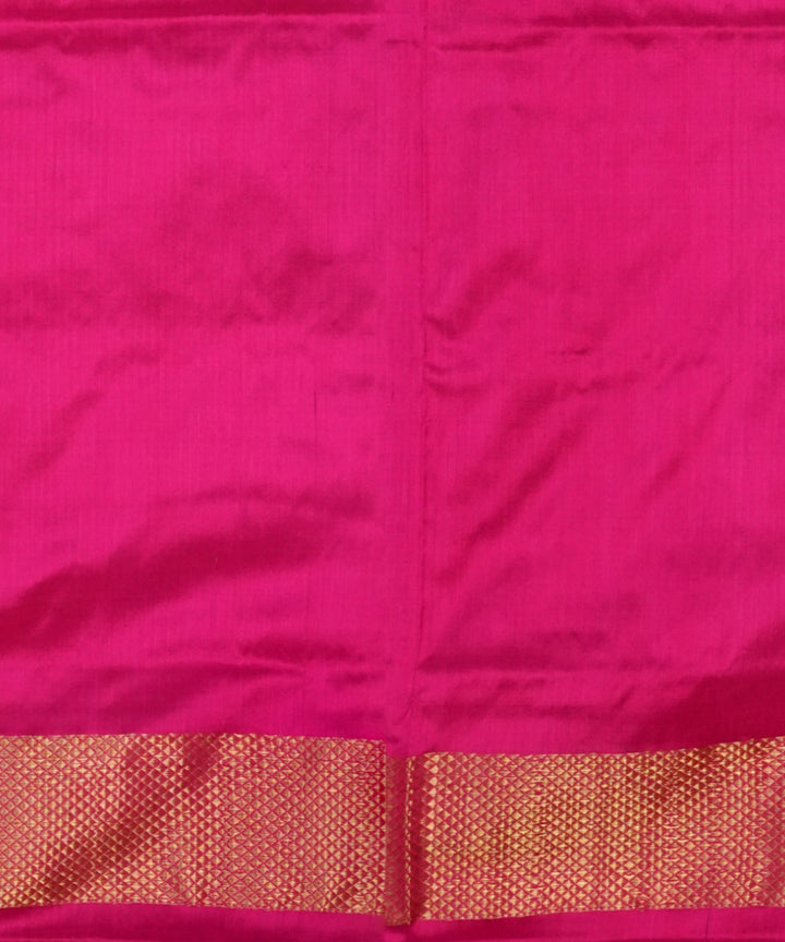 White majenta handloom pochampally ikat silk saree